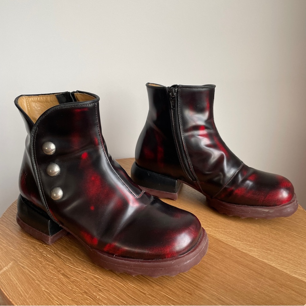 Fluevog Unity Penney ankle boot with buttons - Burgundy Rub Off size 5.5